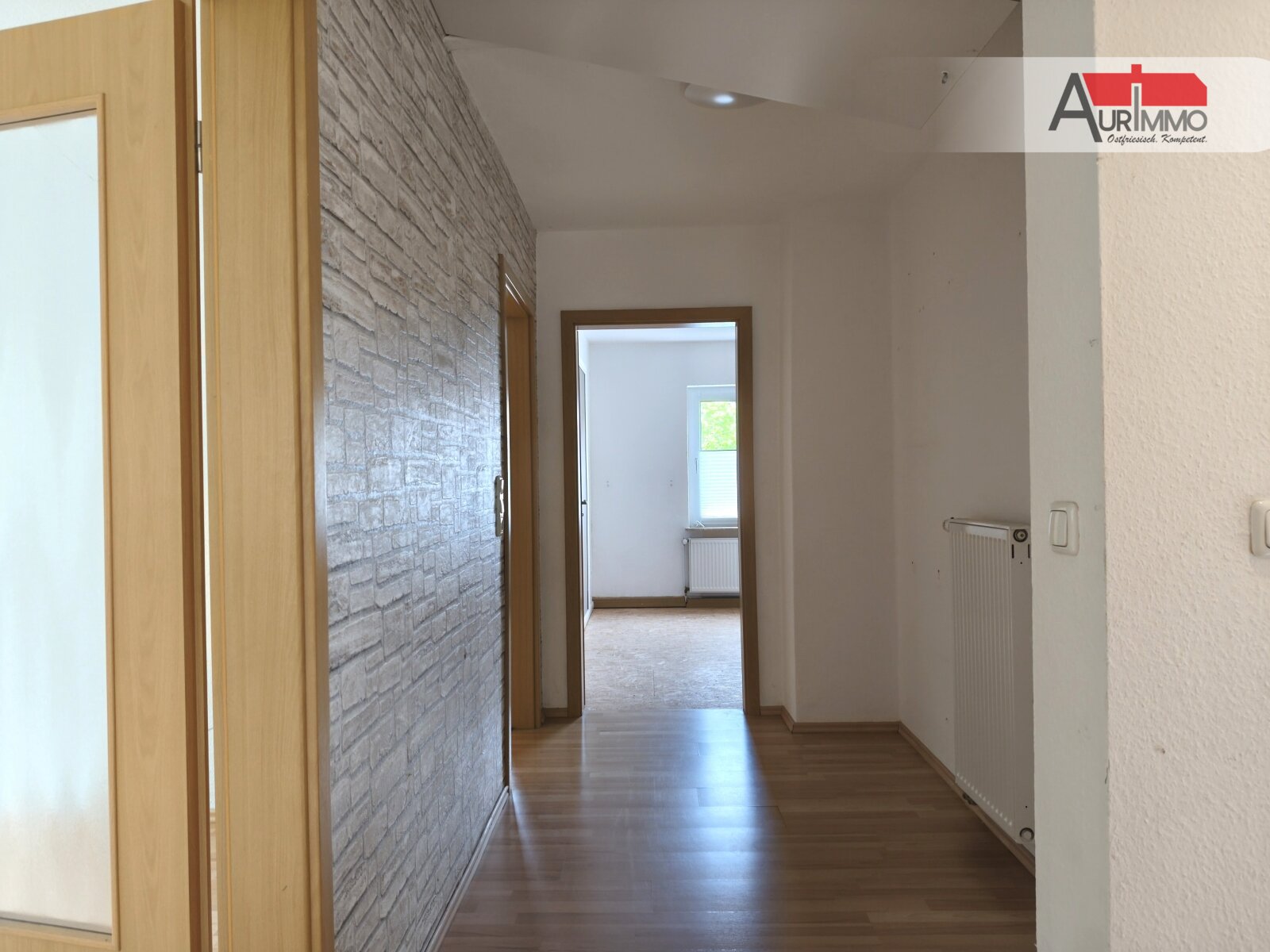 zentral gelegene Obergeschosswohnung in einem ZFH in Aurich Haxtum