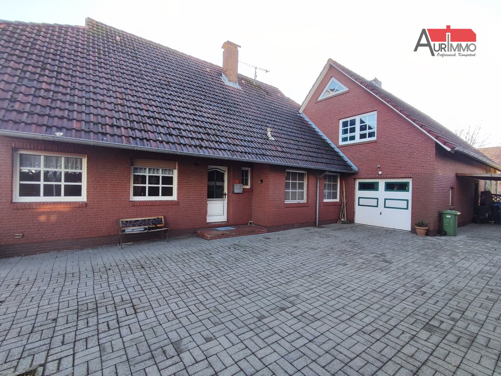 großes Immobilien Ensemble großes Immobilien Ensemble