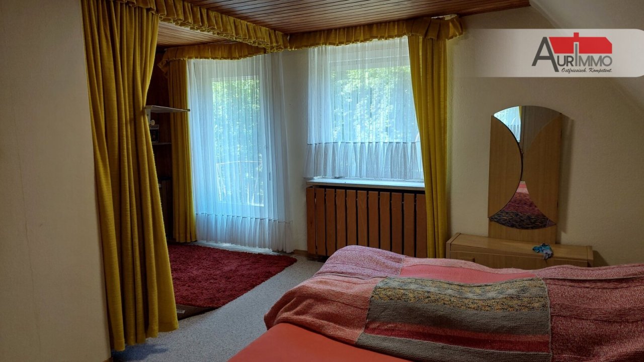 Schlafzimmer OG mit Balkon Schlafzimmer OG mit Balkon