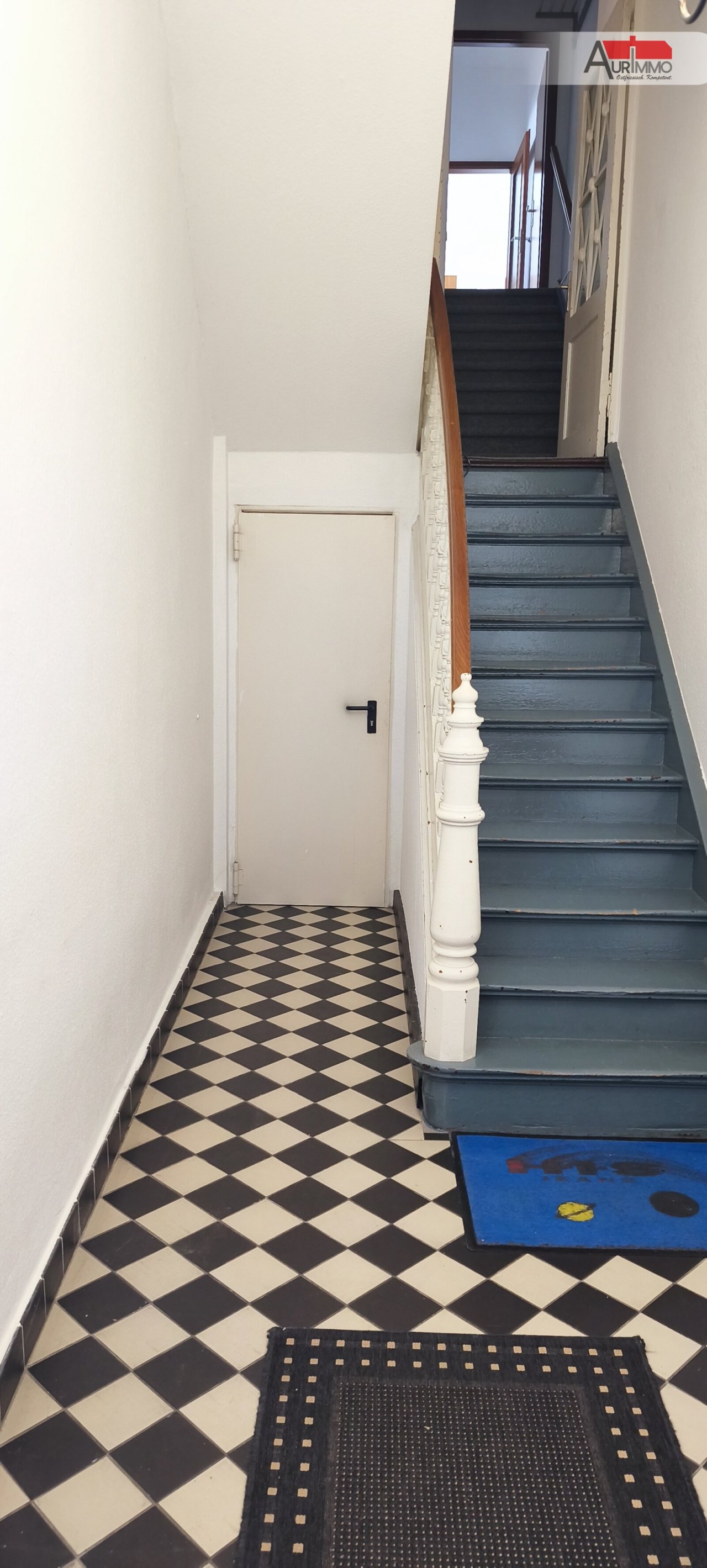 Treppenaufgang Wohnung - Büro