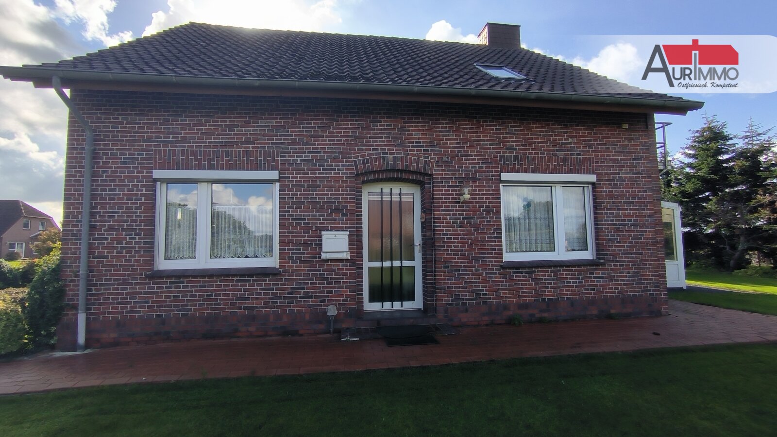 Hausfront Eingangsbereich Hausfront Eingangsbereich